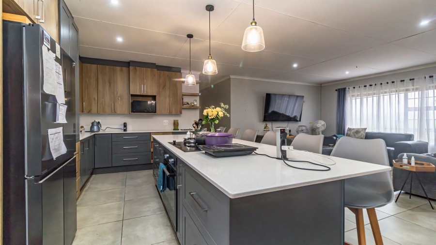 3 Bedroom Property for Sale in Fraaiuitsig Western Cape